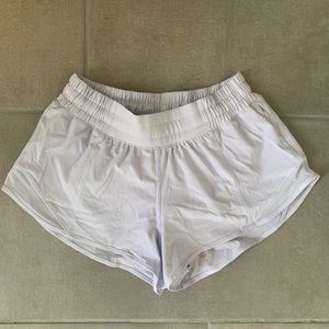 Lululemon Hotty Hot Short II 2.5”